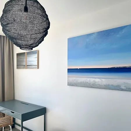 Stunning Three Bedroom Townhouse With Great Views! *