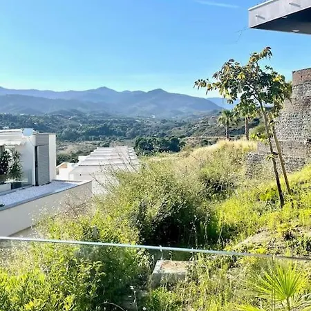 Stunning Three Bedroom Townhouse With Great Views! Estepona