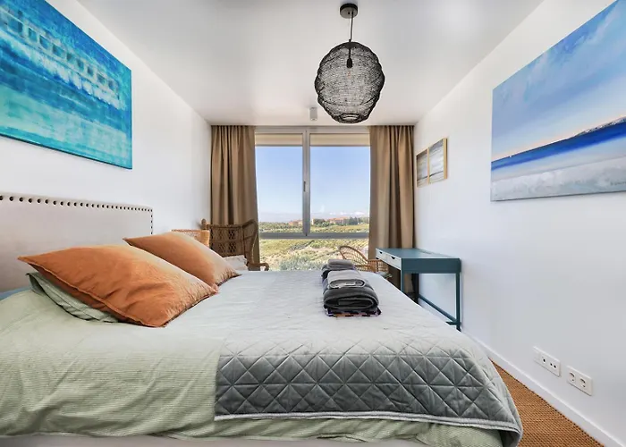 Stunning Three Bedroom Townhouse With Great Views! Appartamento *