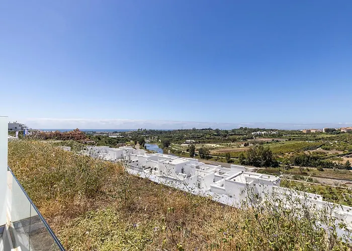 Stunning Three Bedroom Townhouse With Great Views! * Estepona