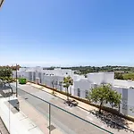 Stunning Three Bedroom Townhouse With Great Views! Διαμέρισμα