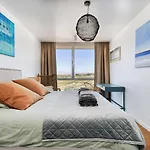 Stunning Three Bedroom Townhouse With Great Views! Διαμέρισμα *
