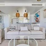 Stunning Three Bedroom Townhouse With Great Views! Apartmán *