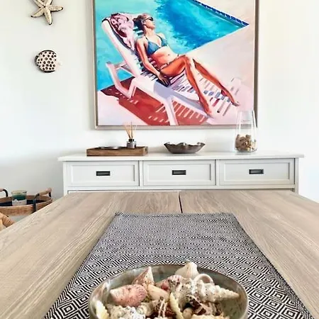 Stunning Three Bedroom Townhouse With Great Views! *