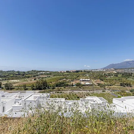 Stunning Three Bedroom Townhouse With Great Views! Apartment *