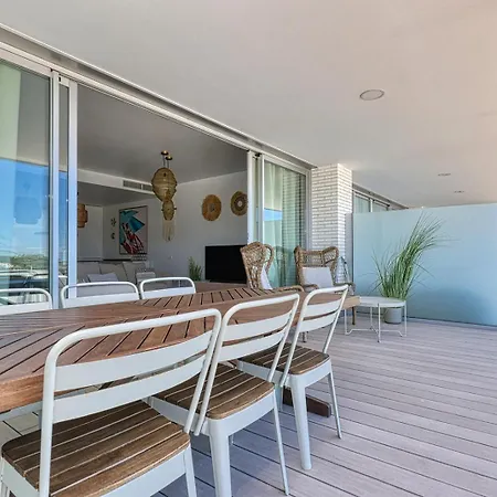 Stunning Three Bedroom Townhouse With Great Views! Apartmán *