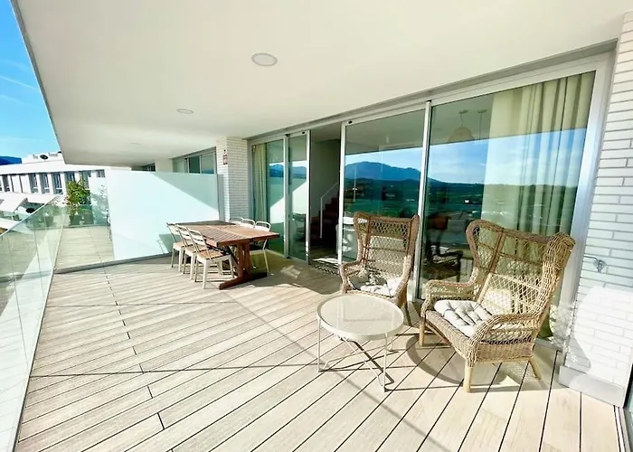 Lejlighed Stunning Three Bedroom Townhouse With Great Views! *