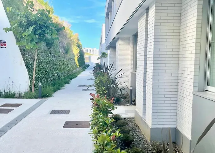 Stunning Three Bedroom Townhouse With Great Views! Lejlighed