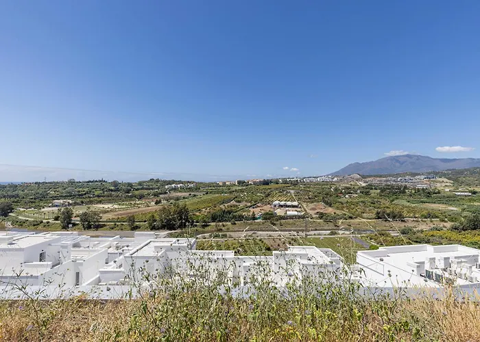 Stunning Three Bedroom Townhouse With Great Views!