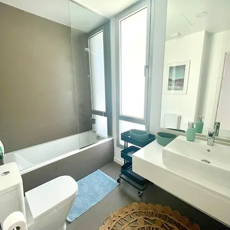 Stunning Three Bedroom Townhouse With Great Views! Lejlighed