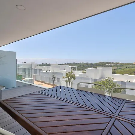 Lejlighed Stunning Three Bedroom Townhouse With Great Views! Estepona