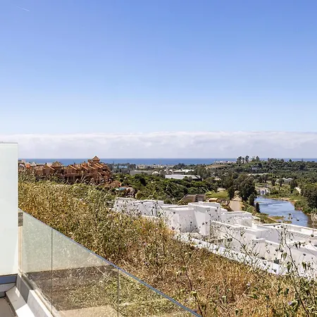 Stunning Three Bedroom Townhouse With Great Views! Lejlighed Estepona