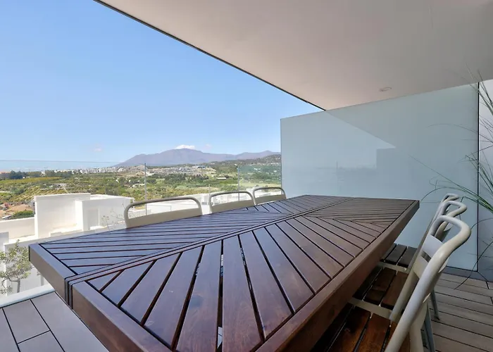 Stunning Three Bedroom Townhouse With Great Views! Daire *